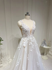Plunging V-neck A-line Wedding Dresses Ethereal Lace Country Bridal Dresses VW1861