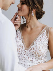 Romantic Bohemian Lace Rustic Wedidng Dresses with Train VW1440