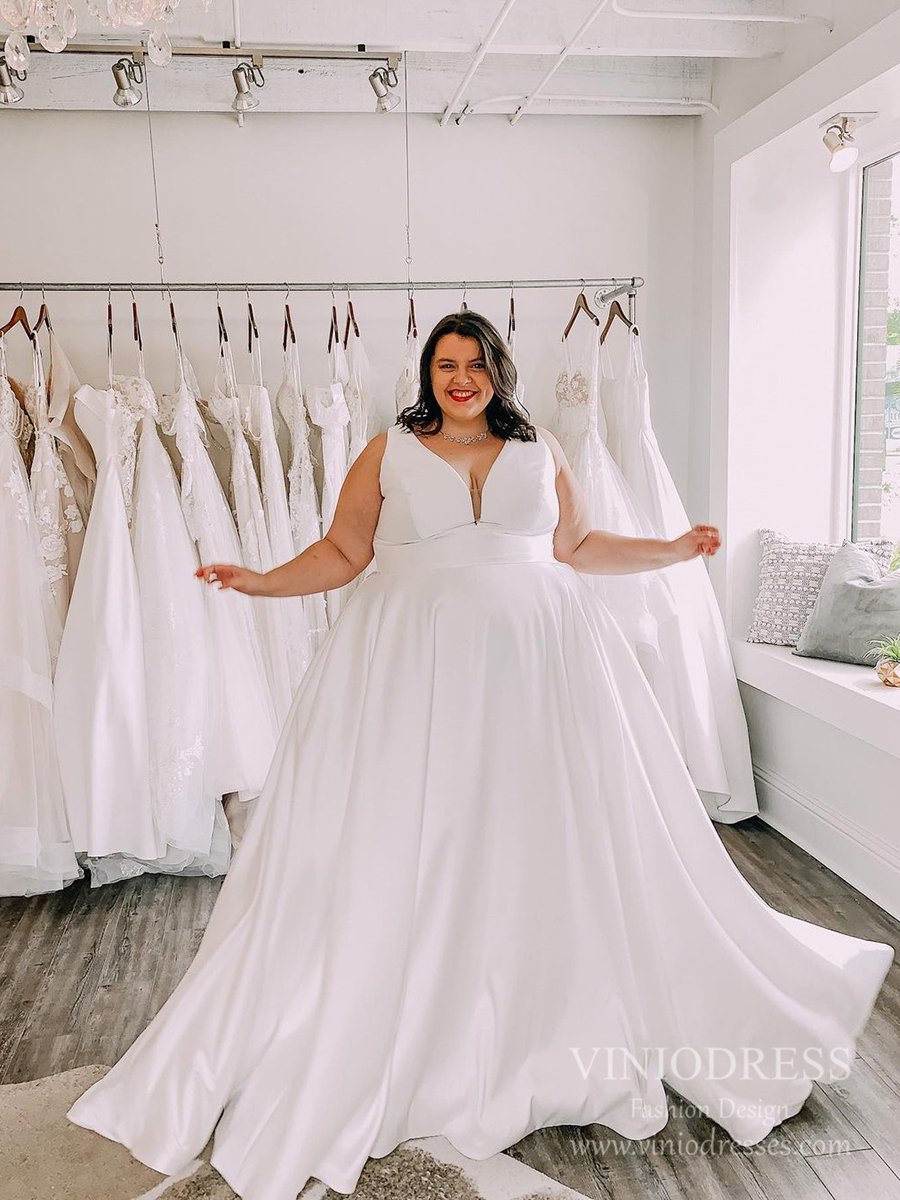 Simple V-Neck Plus Size Satin Wedding Dresses with Pockets VW1848