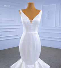 V-neck Mermaid Satin Wedding Dresses Fit and Flare Bridal Dress 67312