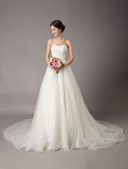 Wedding Dresses Ivory Strapless Lace Beaded Chapel Train Bridal Gowns