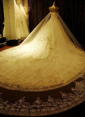 Lace Applique Wedding Dresses Strapless Sweetheart Bridal Gown Beaded with Cathedral Train