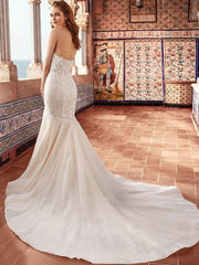 Wedding Dresses Sweetheart Sleeveless Natural Waist Applique With Train Bridal Dresses