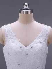 Wedding Dresses V Neck Sleeveless A Line Lace Embellishment Beaded Sash Bridal Dresses With Train
