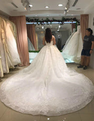 Gorgeous Ball Gown Lace Applique Strapless Wedding Dresses with Train