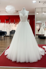 Elegant Tulle Lace A-line Wedding Dress V-neck with Spaghetti Straps