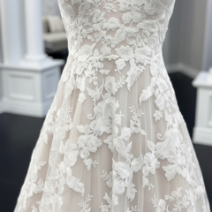 White Floral Lace Wedding Dress A Line V Neck Bridal Dress Sleeveless