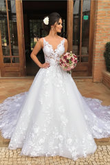 V Neck White Lace Aline Wedding Dress Sleeveless Tulle Ball Gown with Appliques