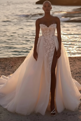 Strapless Aline Bridal Dress Lace Appliques Beach Wedding Dress with Front Split
