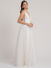 White Simple Wedding Dress A-Line V-Neck Sleeveless Floor-Length Pleated Tulle Bridal Gowns