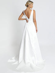 White Simple Wedding Dress Satin V-Neck Sleeveless Backless A-Line Bridal Dresses