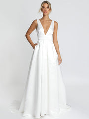 White Simple Wedding Dress Satin V-Neck Sleeveless Backless A-Line Bridal Dresses