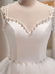 Robes de bal courtes en tulle blanc, robes de retour à la maison bouffées blanches mignonnes