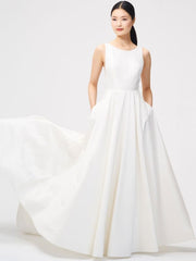 White Vintage Wedding Dress Chapel Train Strapless Sleeveless Pockets Satin Fabric Traditional Dresses For Bride