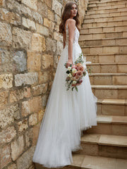 White Wedding Gowns Chapel Train A-Line Sleeveless Spaghetti Straps Matte Satin V-Neck Lace Bridal Gowns