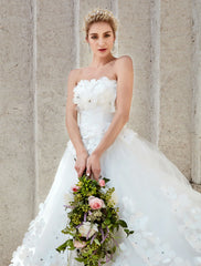 Engagement Open Back Formal Wedding Dresses Ball Gown Square Neck Strapless Chapel Train Lace Bridal Gowns With Crystals Flower