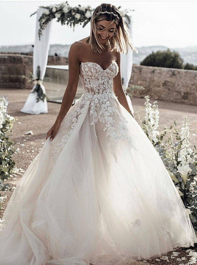 Sleeveless A-Line Sweetheart Appliques Tulle Wedding Dress