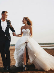 Strapless A-Line Sweetheart Tulle Wedding Dress with Appliques