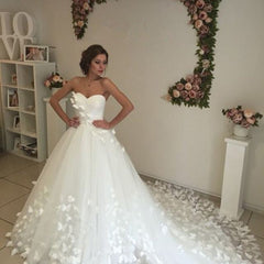 Tulle Sweep Train 3D Floral Lace Appliques Wedding Dress