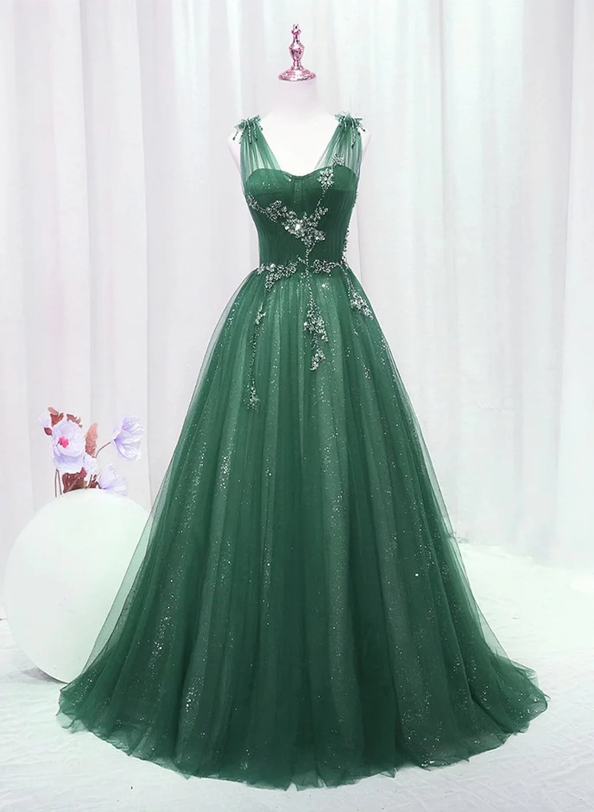 Green Tulle V Neck Beading Appliques Prom Dress