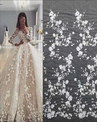 Ball Gown Appliques Long Sleeve Scoop Tulle Bridal Wedding Dress