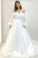 Long Sleeve Appliques A Line Tulle Wedding Dress