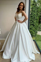 Simple Appliques A Line Satin Spaghetti Straps Brifal Wedding Dress