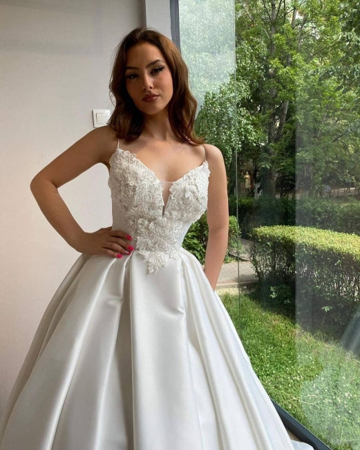 Simple Appliques A Line Satin Spaghetti Straps Brifal Wedding Dress