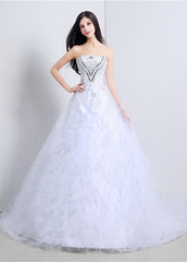 Sparkling Tulle Strapless A-line Wedding Dresses With Lace Appliques