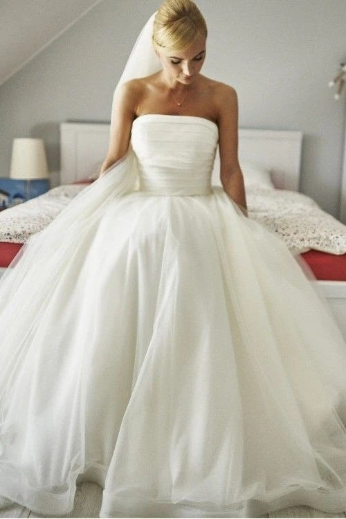 Lace Up Back Ball Gown Strapless Tulle Wedding Dress