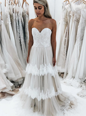 A-Line Ivory Tiered Tulle Lace Sweetheart Wedding Dress
