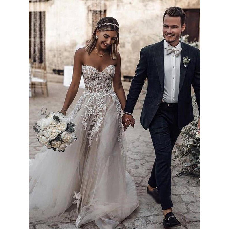 A-Line Tulle Applique Sweetheart Sweep/Brush Train Wedding Dress
