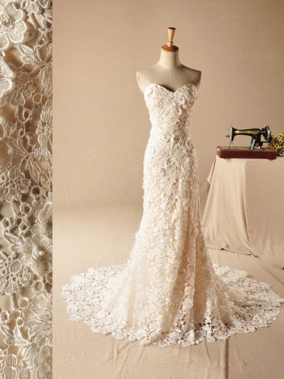 Court Train Sweetheart Lace Wedding Dress
