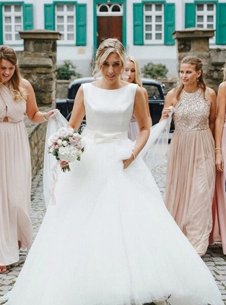 A-Line White Tulle Backless Sleeveless Bride Wedding Dress With Bow