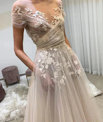 Light Champagne Tulle Lace Wedding Dress With Pockets