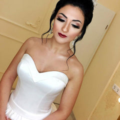 White Satin Bridal Wedding Dresses Ball Gowns With Sweetheart Neckline
