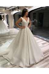 Romantic V Neck A Line Appliques Tulle Wedding Dress