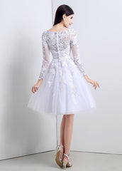Knee Length Wedding Dresses With Lace Appliques