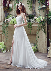 Fashionable Wedding Dresses With Rhinestones