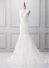 Elegant Tulle V-neck Neckline Mermaid Wedding Dress With Beaded Lace Appliques