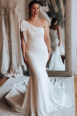 Mermaid One Shoulder satin Wedding Dress with Chapel Train