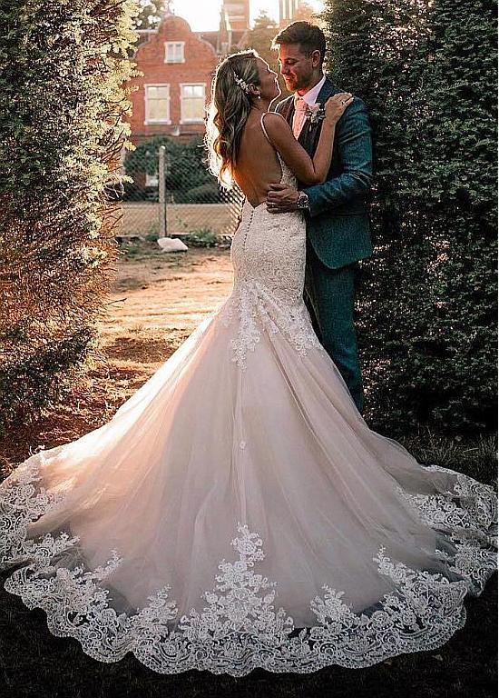 Tulle Spaghetti Straps Backless Appliques Mermaid Wedding Dress
