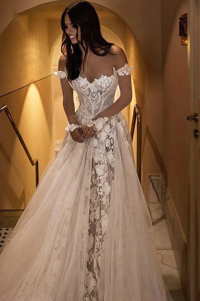Appliques A Line Sweetheart Tulle Wedding Dress