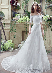 Tulle Off-the-shoulder A-Line Wedding Dresses With Lace Appliques