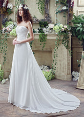 Flowing Beach Wedding Dresses With Rhinestones