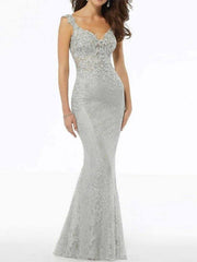 Mermaid / Trumpet Mother of the Bride Dress Elegant V Neck Floor Length Lace Sleeveless with Lace Appliques - RongMoon