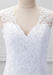 Fabulous Tulle V-neck Neckline Mermaid Wedding Dress With Beaded Lace Appliques