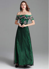 Fashionable Lace Off-the-shoulder Embroidery Prom Formal Dress