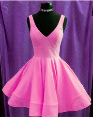 Elegant V-neck Swing Ball Gowns Prom Dresses Short Homecoming Dresses