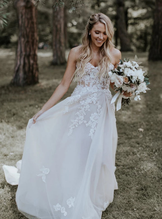 Ivory Tulle Sweetheart Appliques Sleeveless Wedding Dress